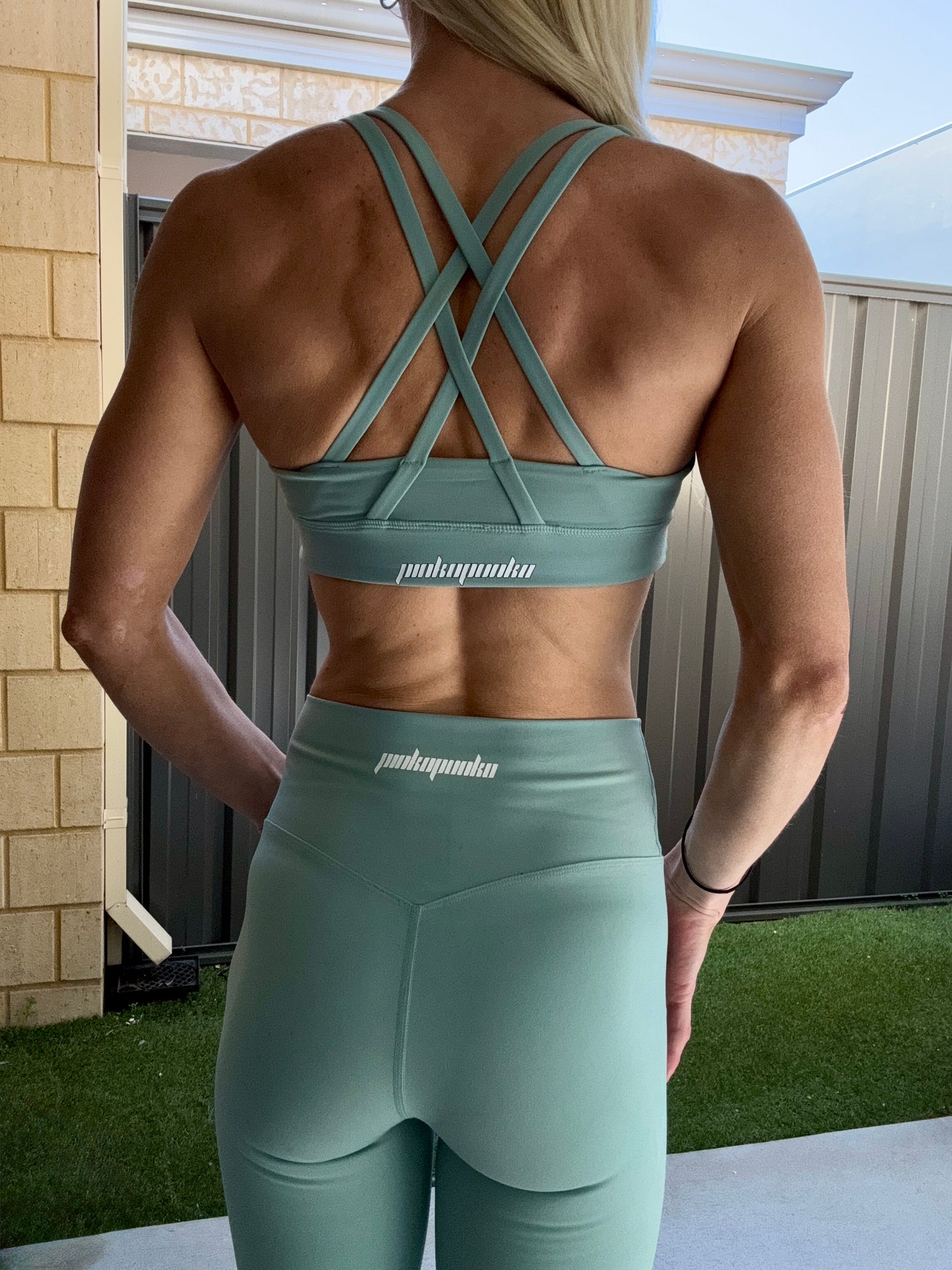 26 Essential - Criss-Cross Strap Sports Bra