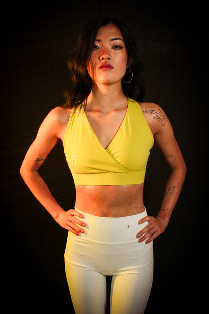 26 Essential - Crossover Sports Bra