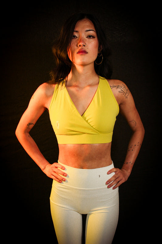 26 Essential - Crossover Sports Bra