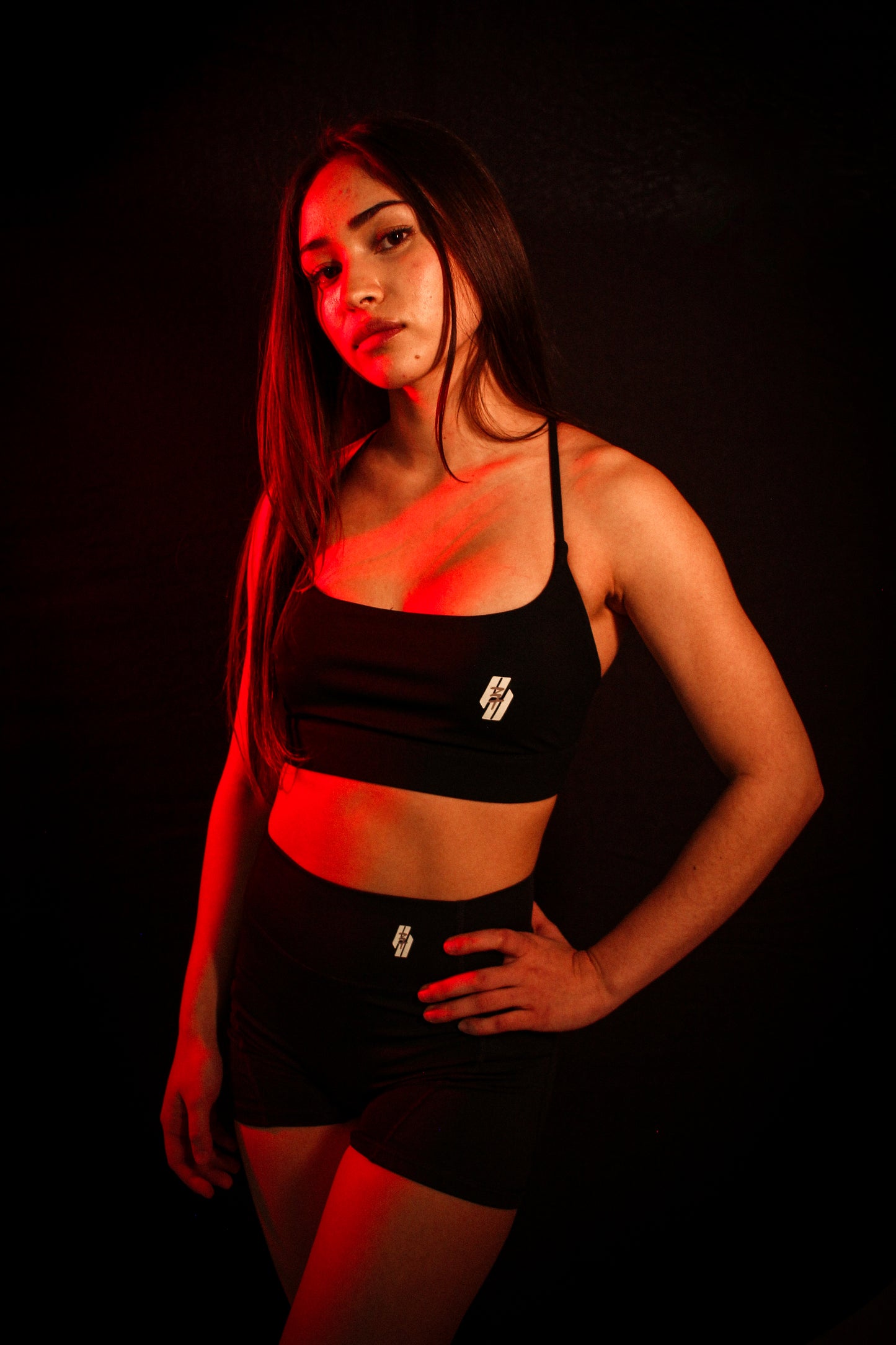 26 Essential - Cross Strap Sports Bra