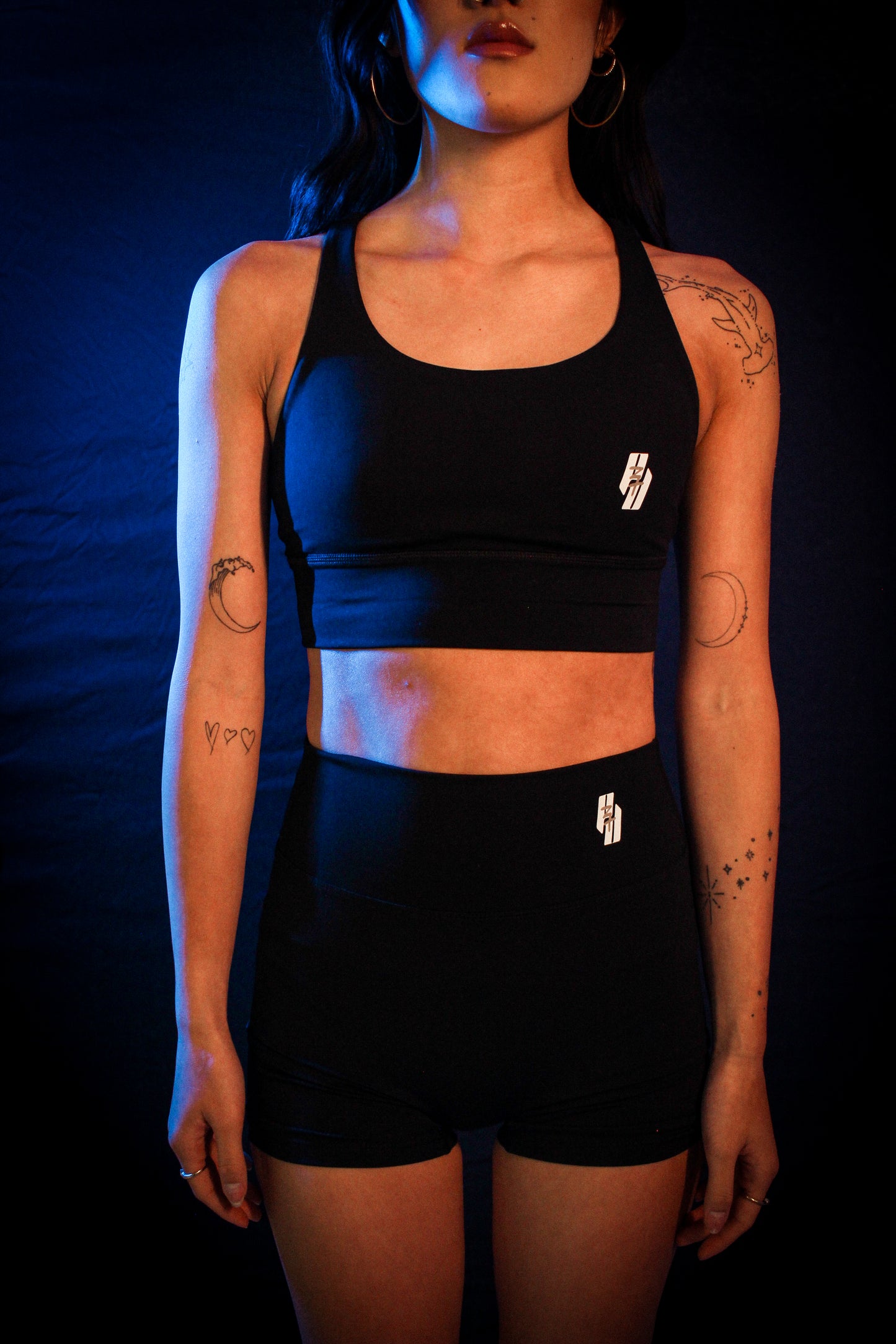 26 Essential - Criss-Cross Strap Sports Bra